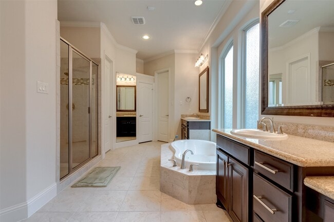 Building Photo - 10307 Latta Creek Dr