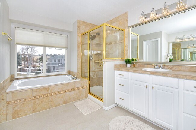 Building Photo - Spacious 2-Story with Mountain Views School District-20