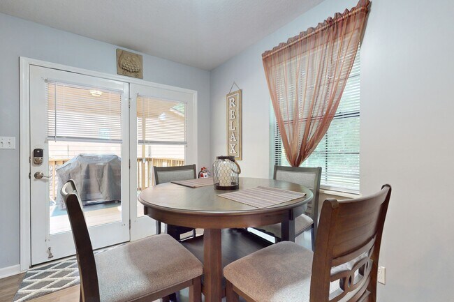 Building Photo - 247 Lakeview Ln