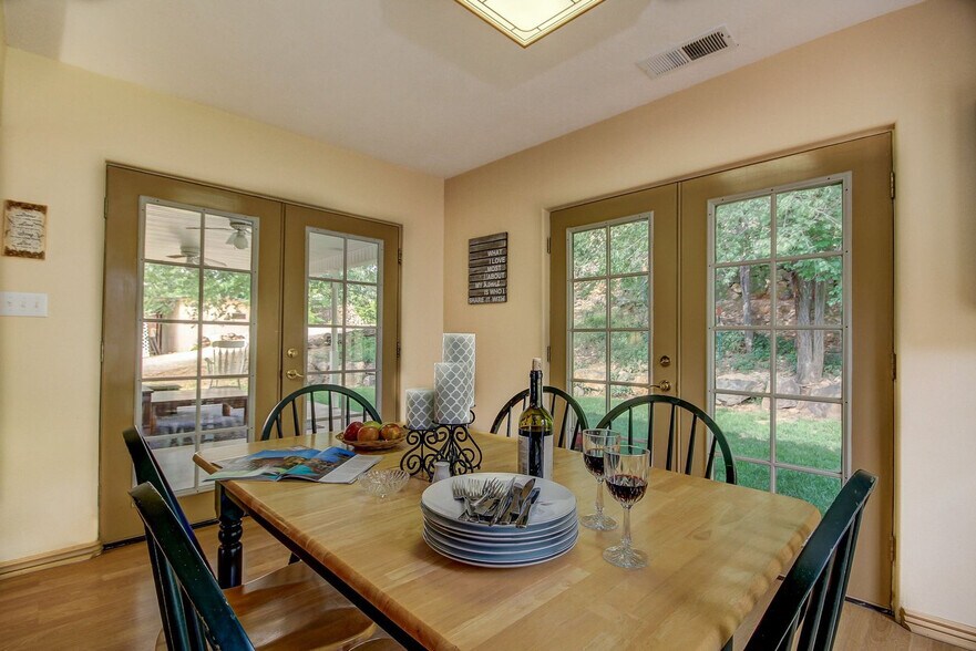 Building Photo - 575 S 60 E