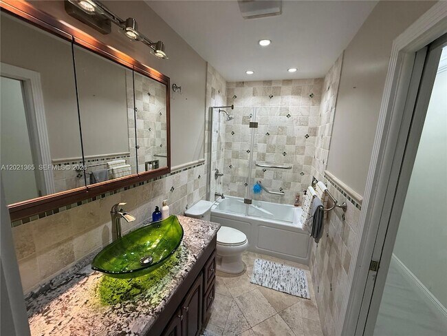 Building Photo - 5170 SW 18th Ct