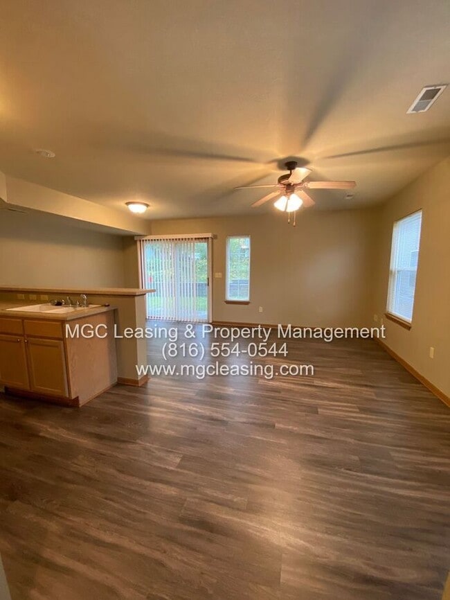 Building Photo - Spacious Duplex Living in the Heart of Lee...