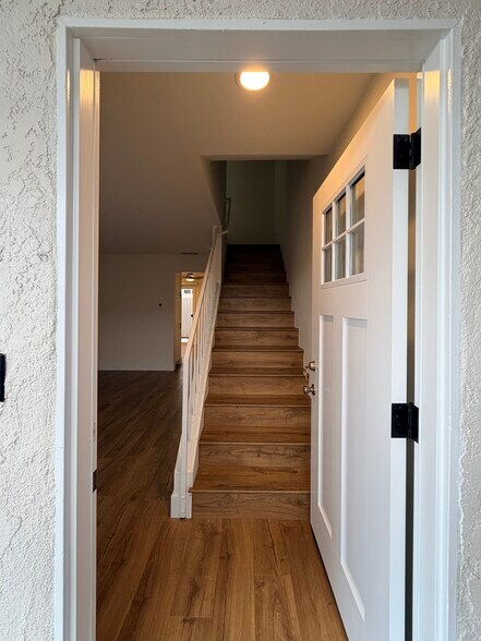 Entry door - 310 20th St