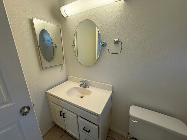 Building Photo - 1926 Haskell Rd