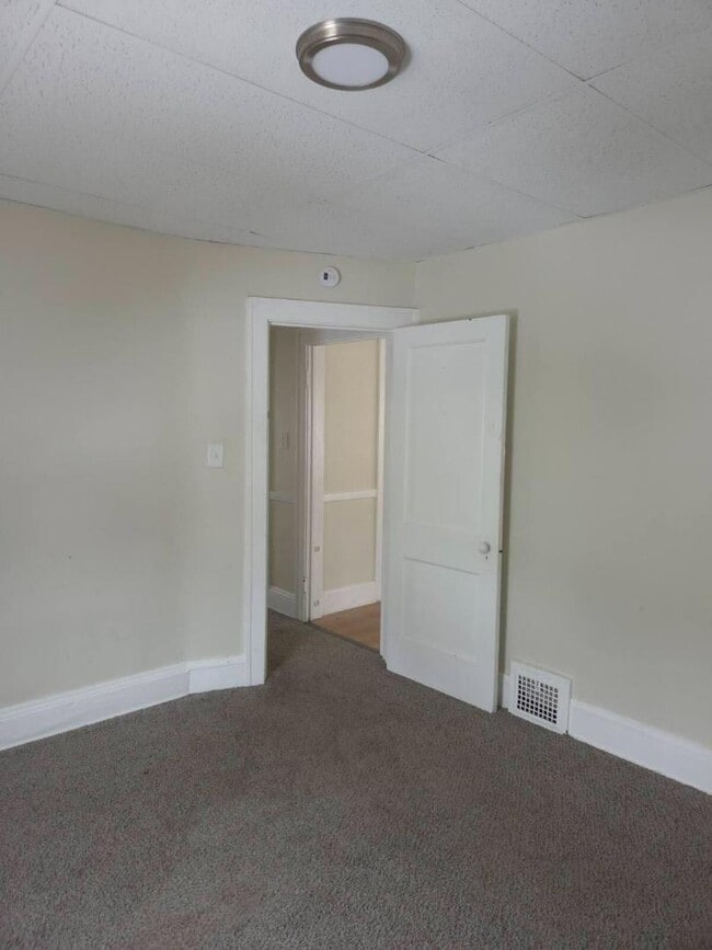 Building Photo - 4014 Cypress Ave