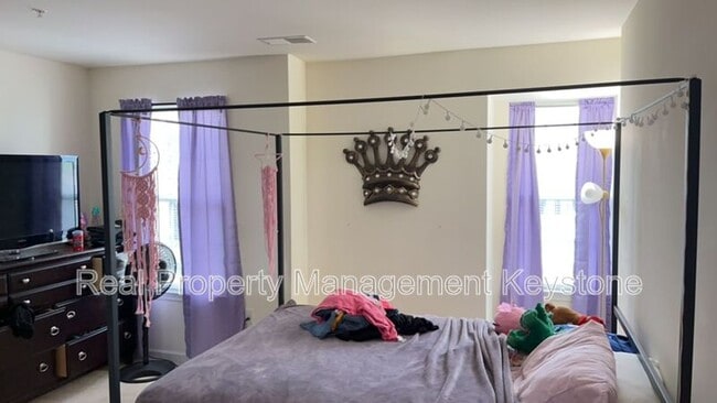 Building Photo - 261 Corey Dr