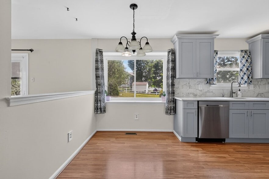 Building Photo - 402 Candlewood Way