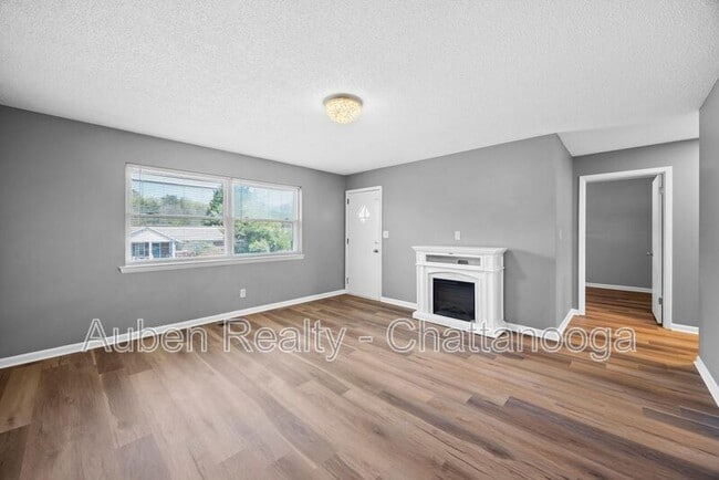 Building Photo - 1214 Helena Dr