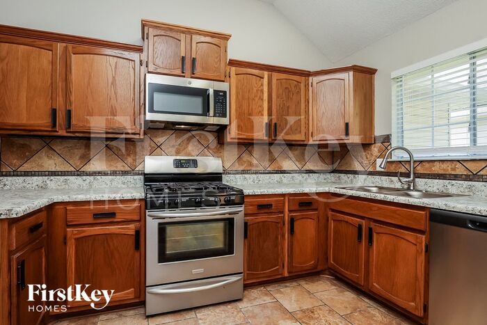Building Photo - 5028 W Oak Highland Dr