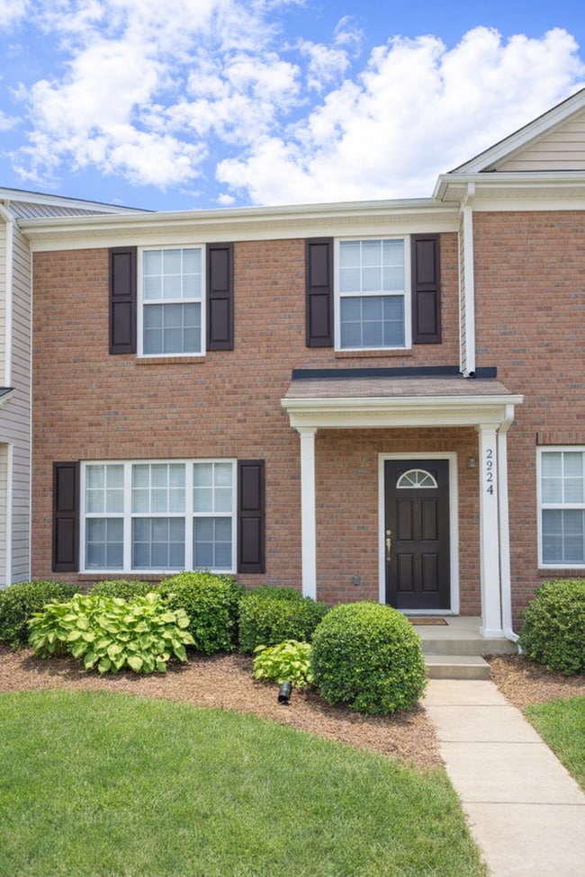 Building Photo - MOVE IN SPECIAL!! $500 OFF FIRST FULL MONTH