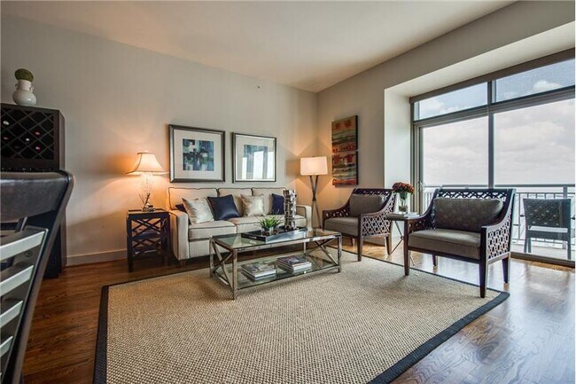 Building Photo - 1401 McKinney St