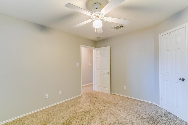 Building Photo - Charming Townhome near Memorial Park!