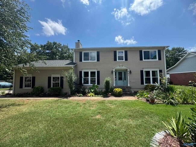 Building Photo - 915 Highland Dr