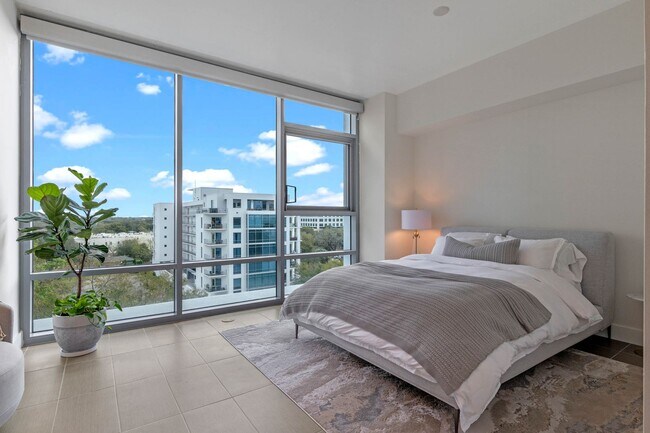 Building Photo - Luxury Corner Unit in Downtown Orlando’s Premier High-Rise Building