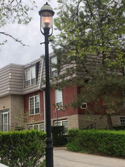 Building Photo - 737 18th St