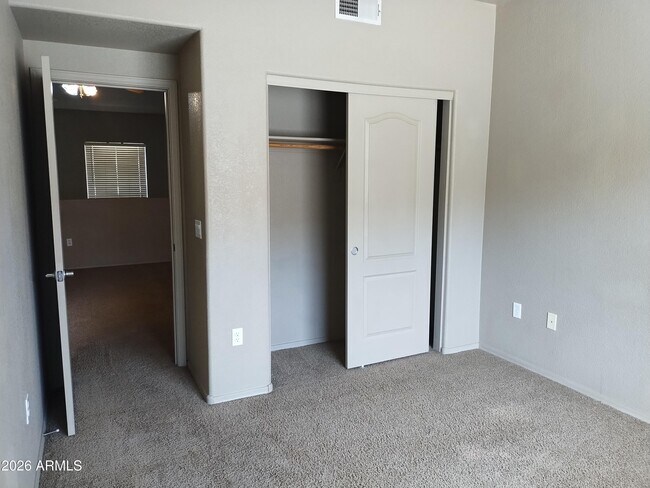 Building Photo - 16825 N 14th St