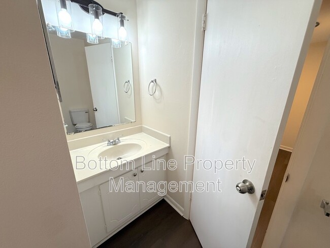 Building Photo - 4605 Coronado Dr