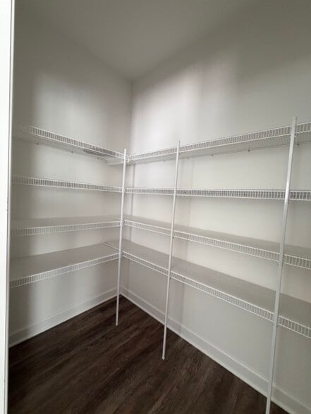 Large Kitchen Walk-in Cupboard - 1373 Palomino Trl