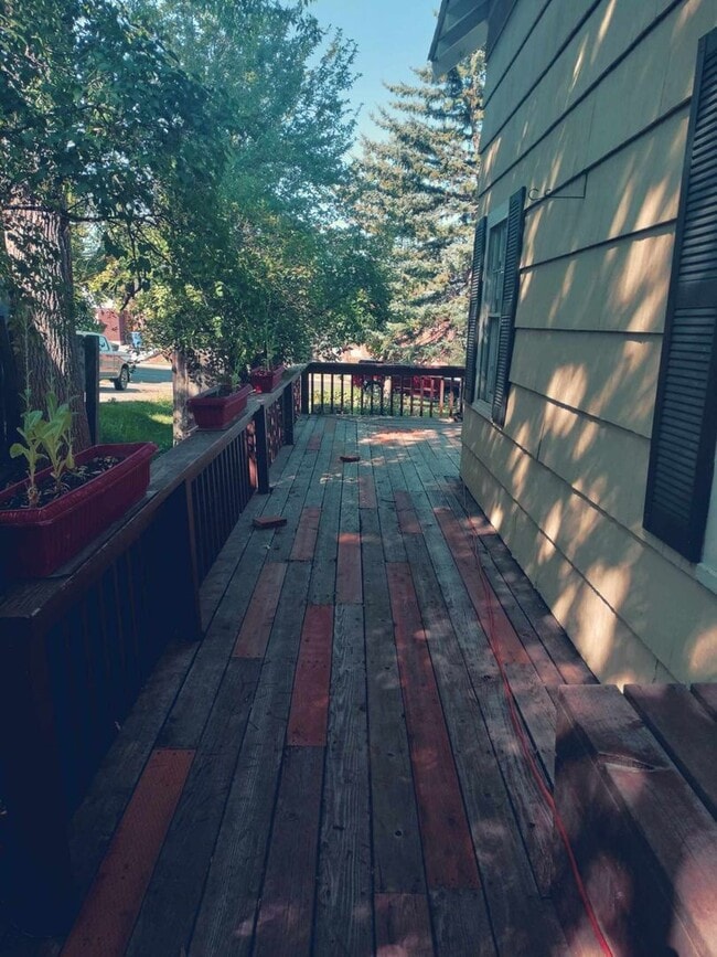 Building Photo - Charming 5 Bed, 2 bath home in the heart o...