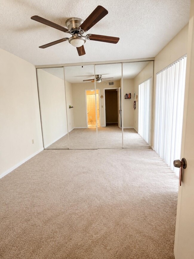 Building Photo - 865 Blue Ridge Cir