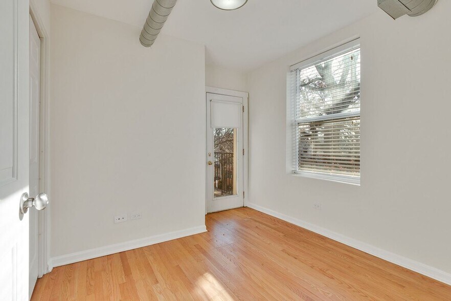Building Photo - 2520 W Leland Ave