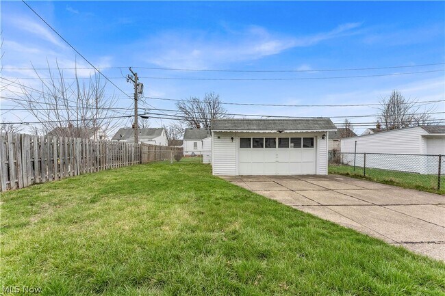 Building Photo - 20550 Wilmore Ave