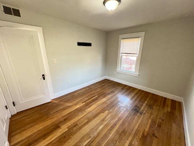 Building Photo - 63 Jastram St