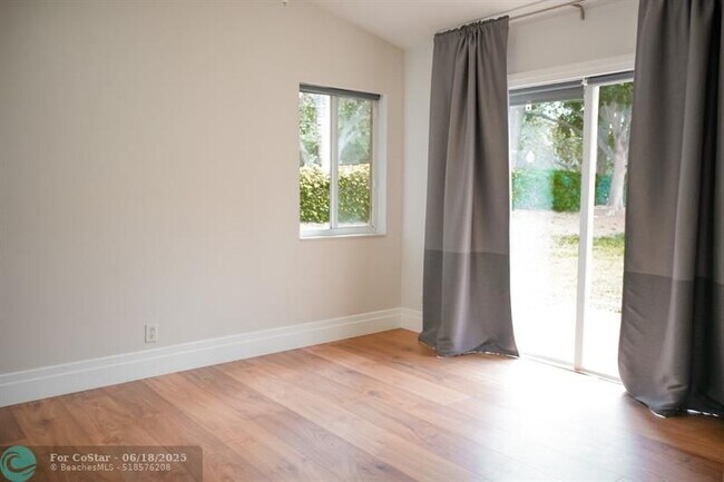 Building Photo - 1261 Majesty Terrace