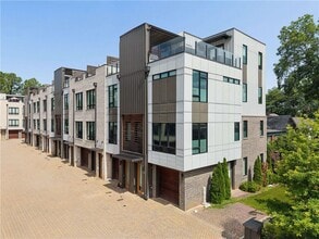Building Photo - 102 Cityview Ct NE