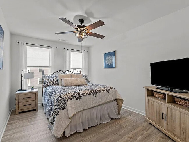 Building Photo - Earn Wealth While Leasing - Like a Homeown...