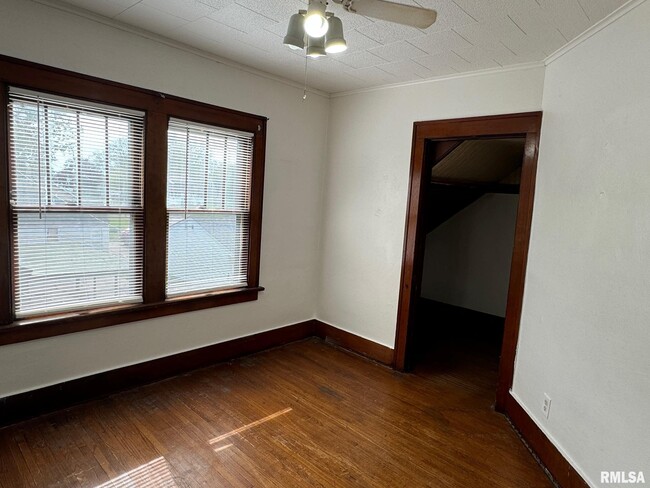 Building Photo - 2207 Wilkes Ave