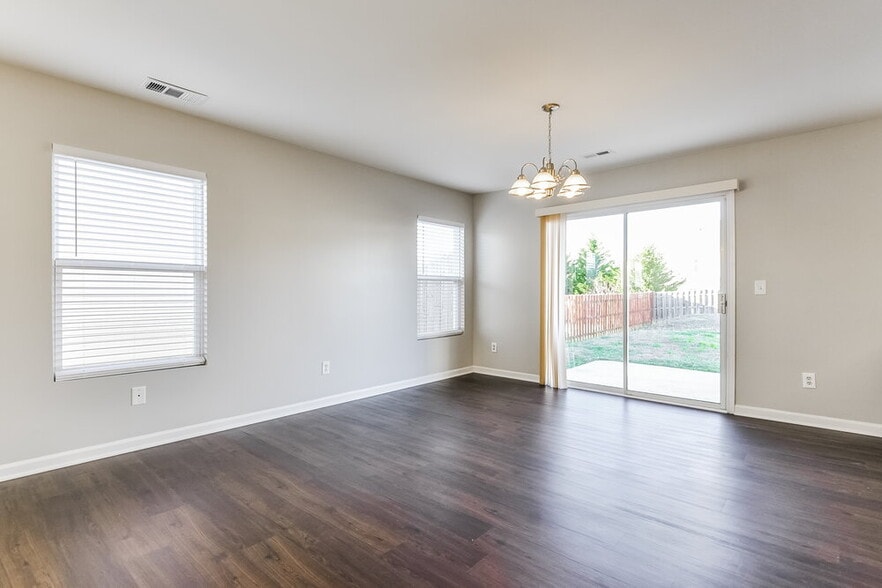 Building Photo - 6037 Ladish Ln