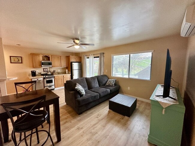 Building Photo - Quiet 1 Bedroom 1 Bathroom Furnished Apartment Home Available 06/01/2026 Rent Price Includes ALL ...