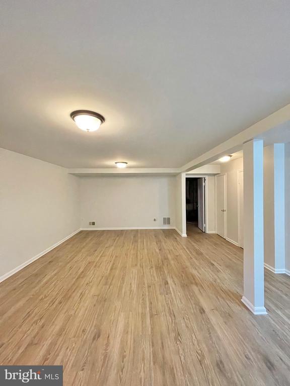 Building Photo - 1556 Bruton Ct