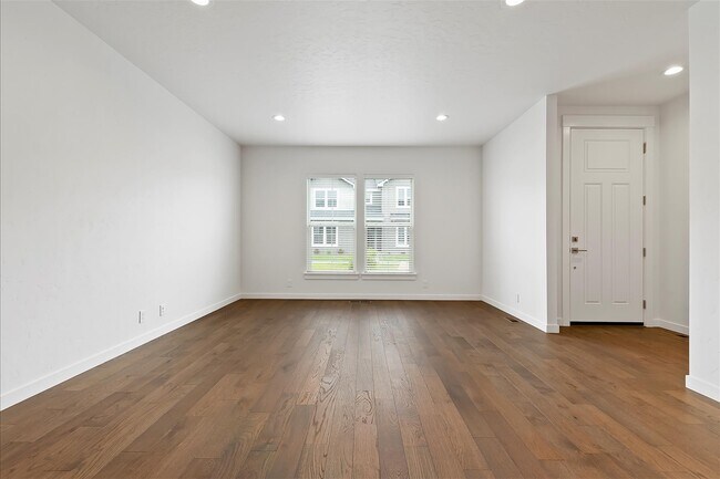Building Photo - 11016 W Portola St