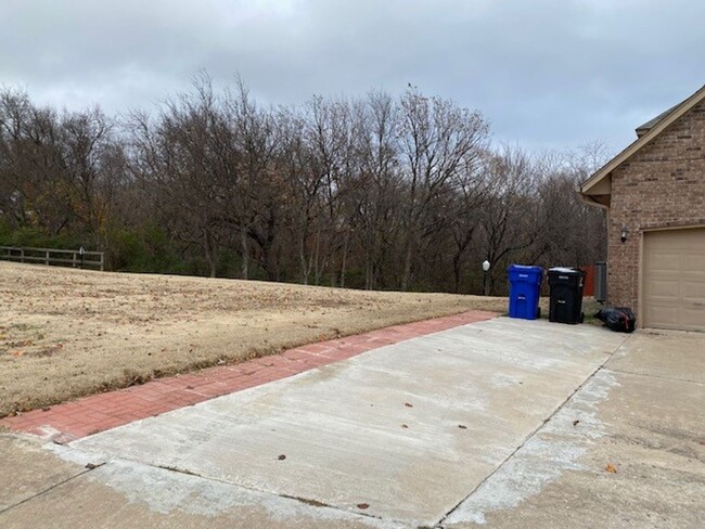 Building Photo - Two-Story Home, 4-5 bedrooms, 2.5 bathroom...