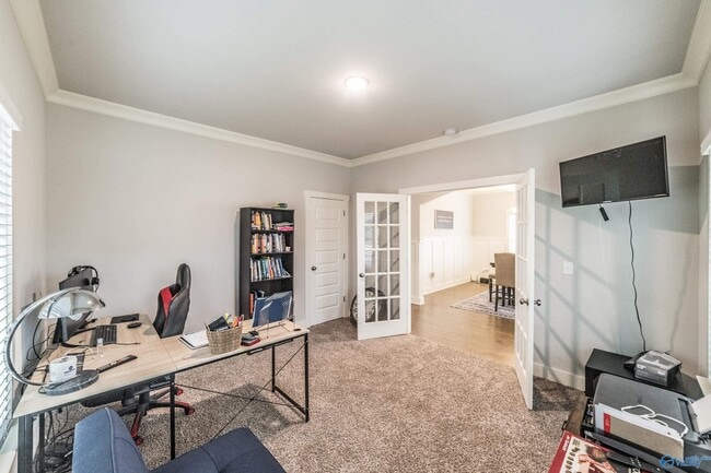 Building Photo - 6 Desert Oak Ct SW