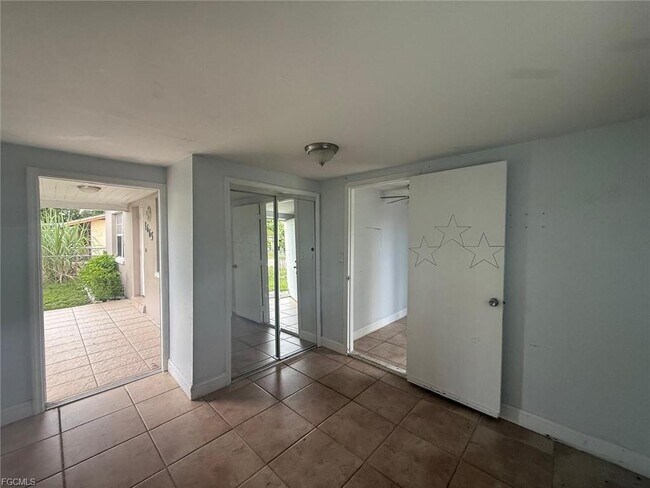 Building Photo - 1665 Henderson Ave