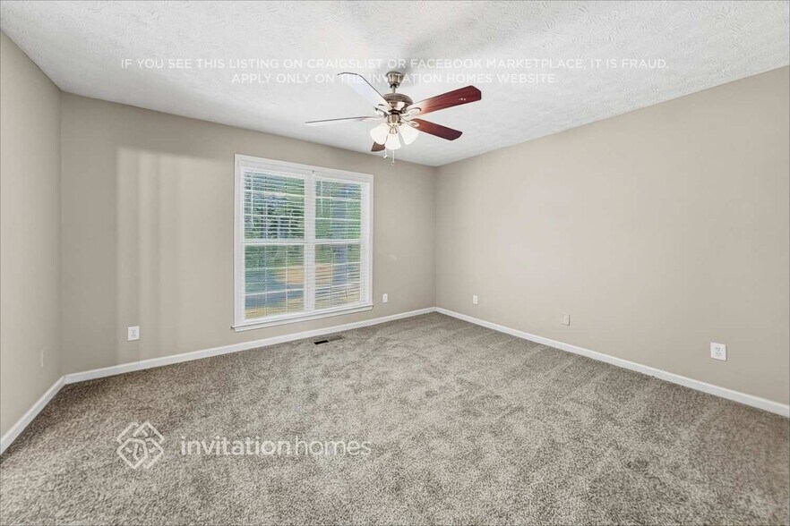 Building Photo - 3933 Edgebrook Dr