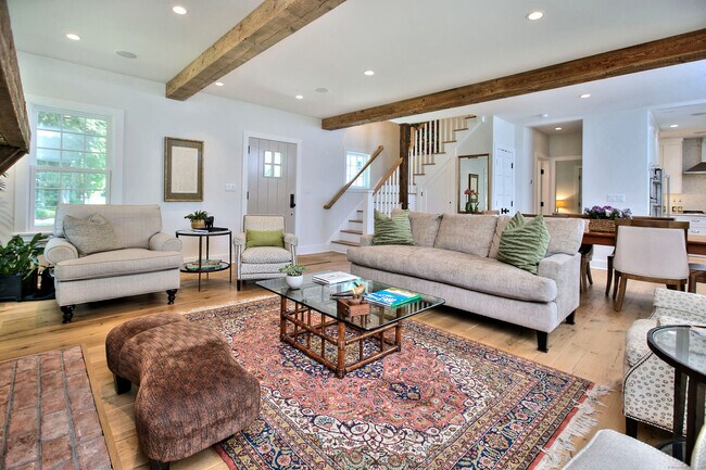 Building Photo - 55 Kings Hwy N