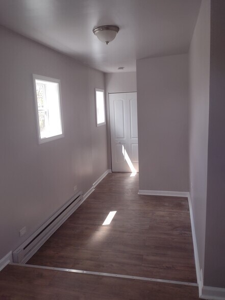 Building Photo - 48 W 21st St