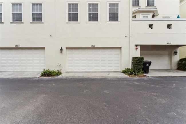 Building Photo - 4571 Virginia Dr