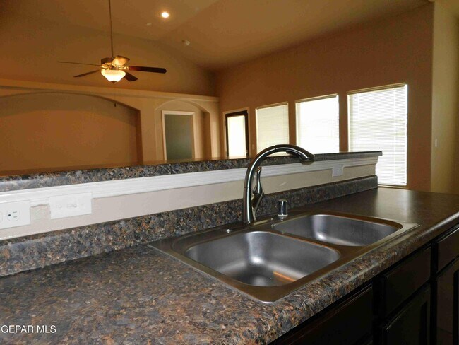 Building Photo - 14628 Rockbridge