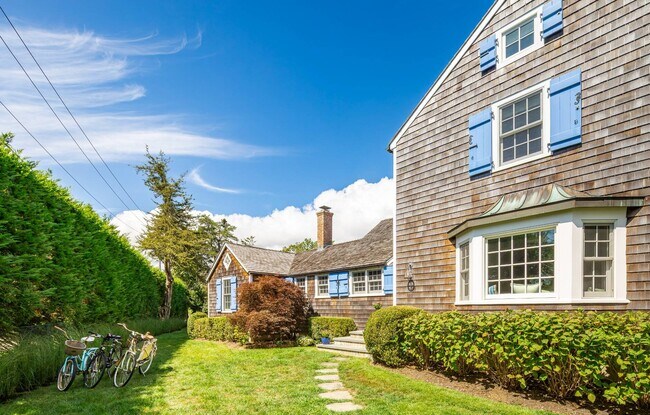 Building Photo - 156 Georgica Rd