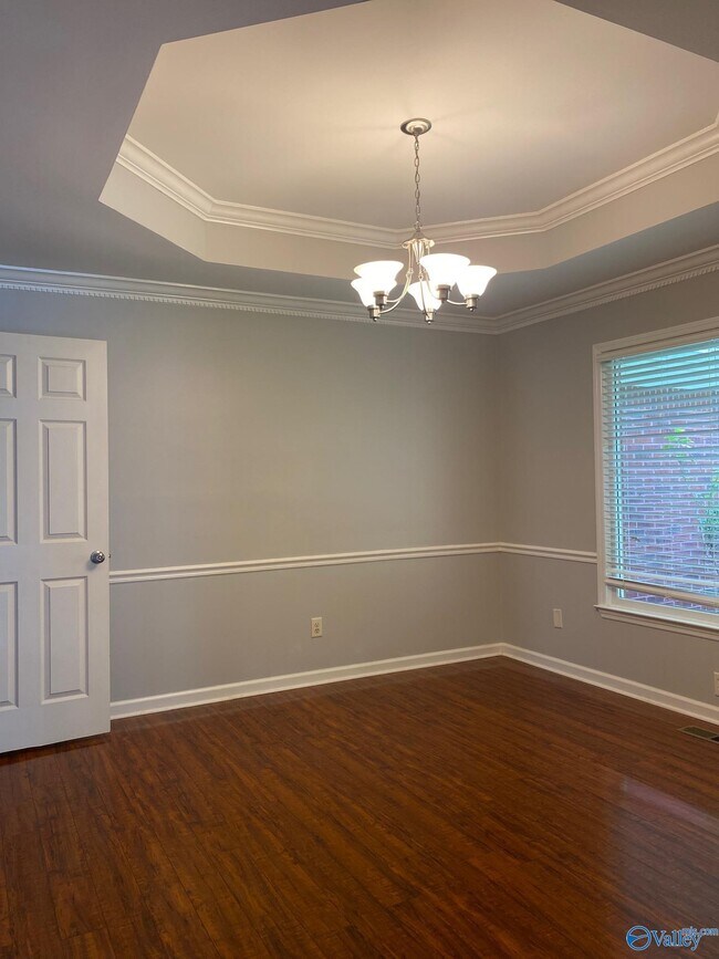 Building Photo - 203 Glenridge Ct SW