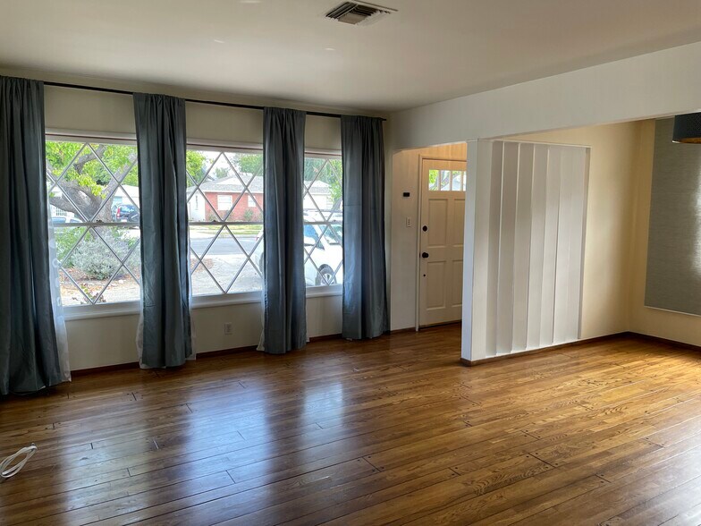 Building Photo - 6461 Gaviota Ave