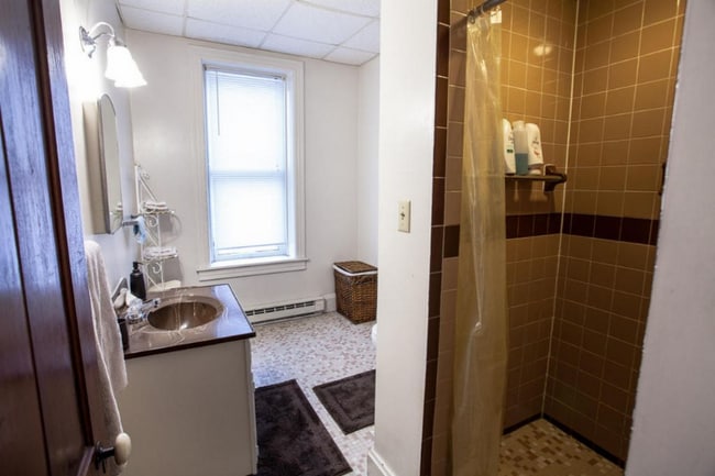 Building Photo - 534 S Market St