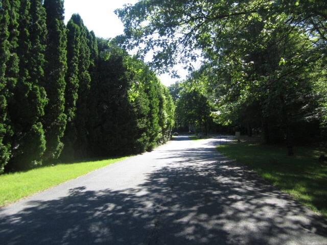 Forest Lane Apartment Entrance - 602 Forest Ln