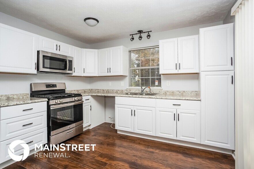 Building Photo - 110 Crystal Green Ct