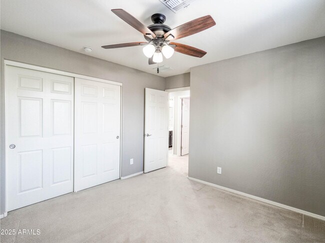 Building Photo - 761 W Desert Hollow Dr